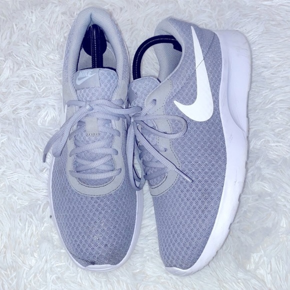 Nike Tanjun men’s sneaker - Picture 1 of 9